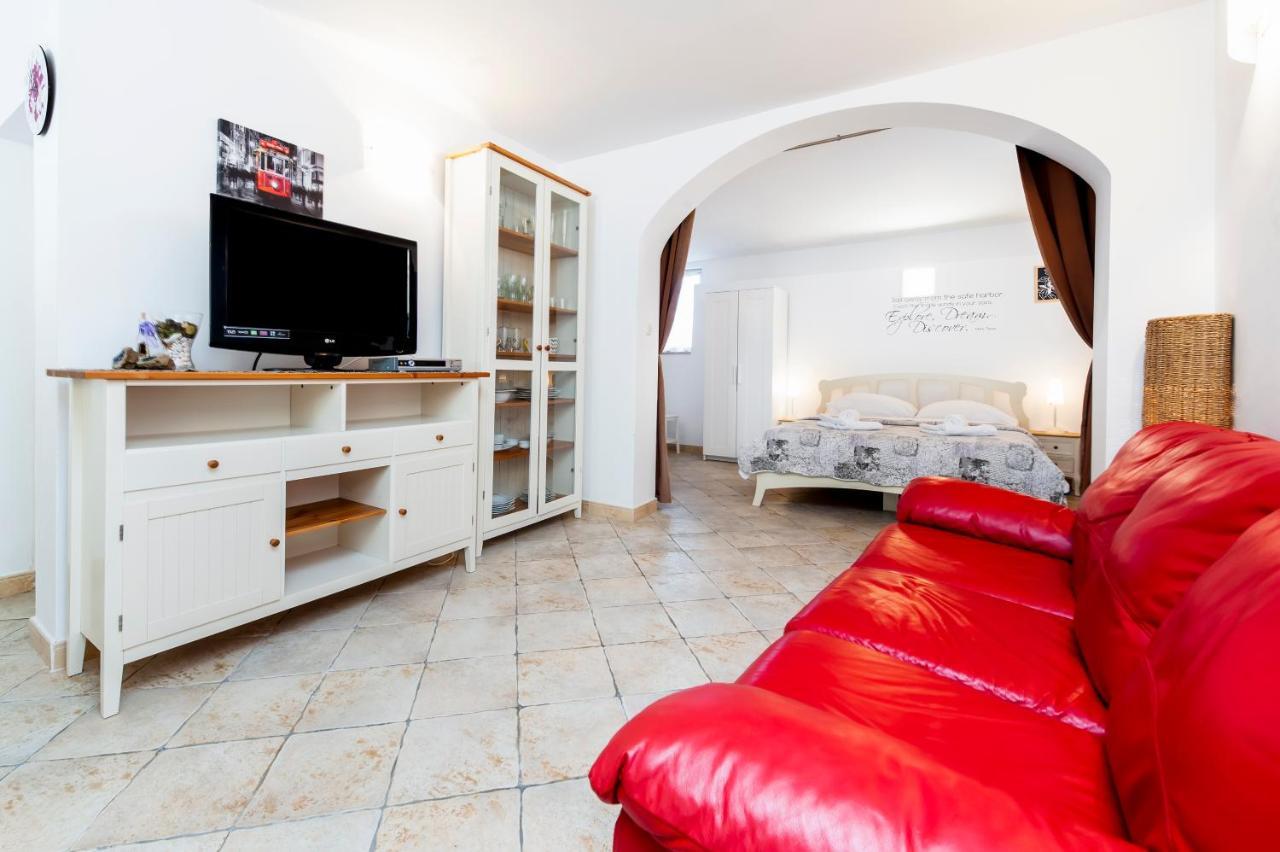 Dolce Studio Apartmani Rovinj Exterior photo